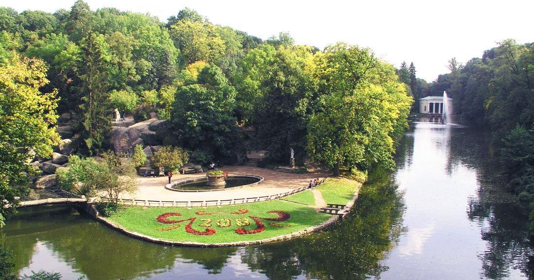 Софиевский парк – хорошее место недалеко от Киева