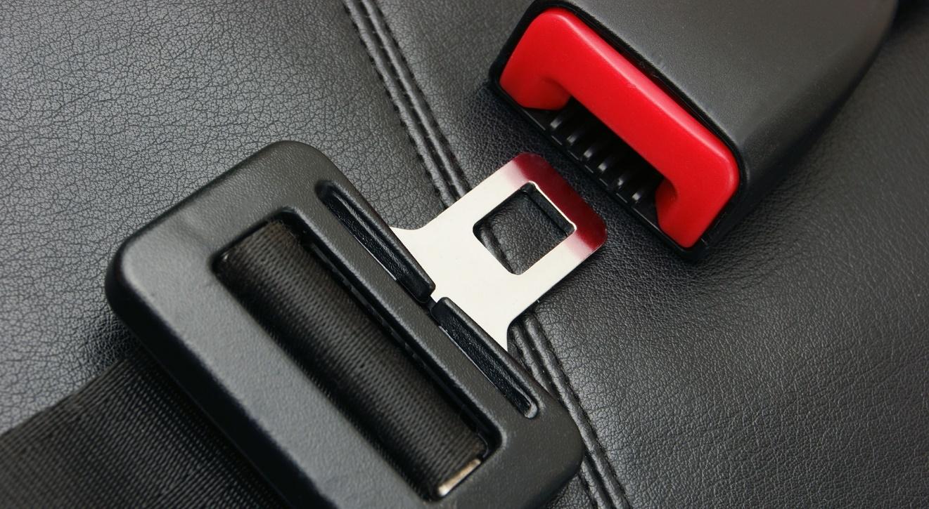 У сучасних автівках бувають різні паски безпеки