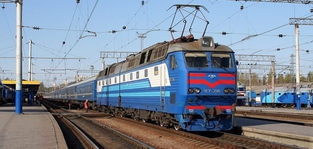 Украинцы пересели из автомобилей в поезда и самолёты