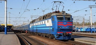 Украинцы пересели из автомобилей в поезда и самолёты