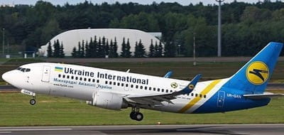 Почему летать украинцам так дорого?