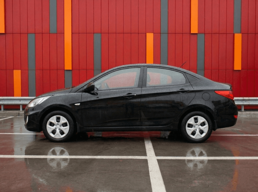 Hyundai Accent современный автомобиль в прокат для городских дорог