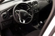 Панель приборов Renault Logan, простой и удобный интерьер авто
