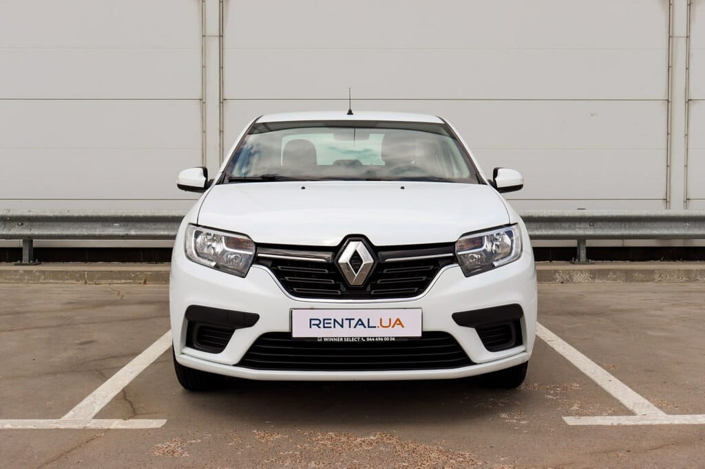 Renault Logan автомобиль для посуточной аренды, вид спереди
