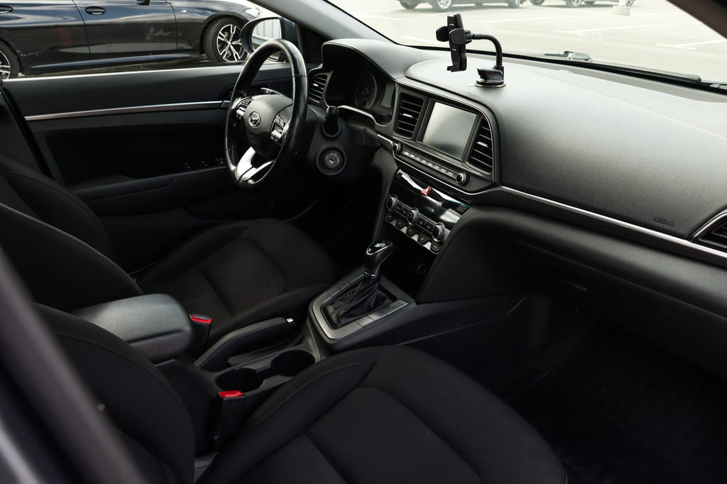 Посутоная аренда Hyundai Elantra