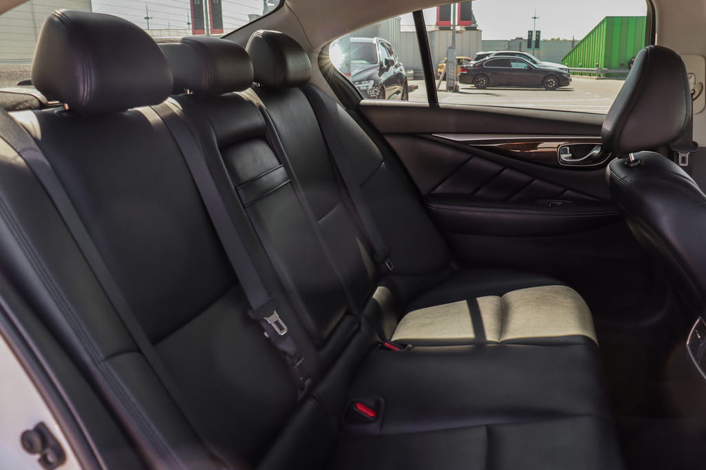 Аренда машины Infiniti Q50