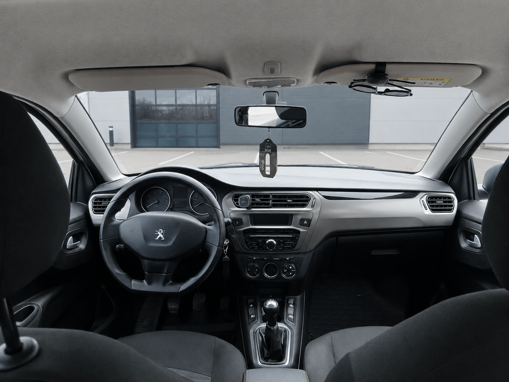 Аренда Peugeot 301 для города
