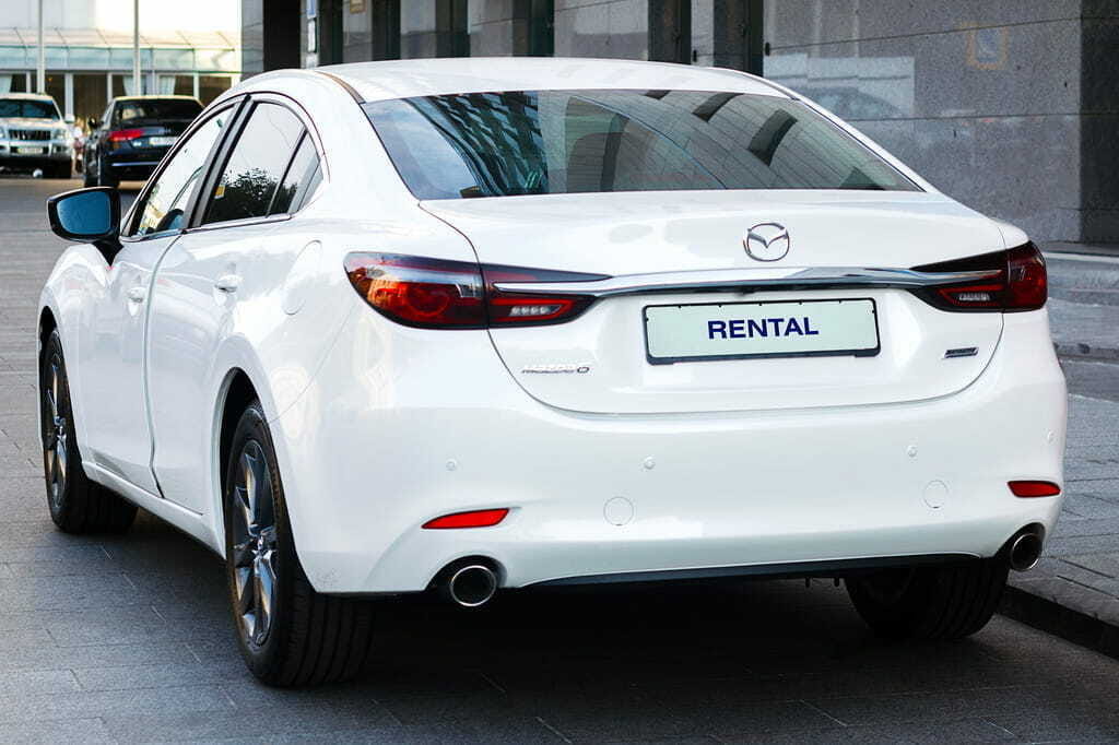 Взять в аренду Mazda 6