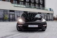Взять а аренду Tesla Model 3