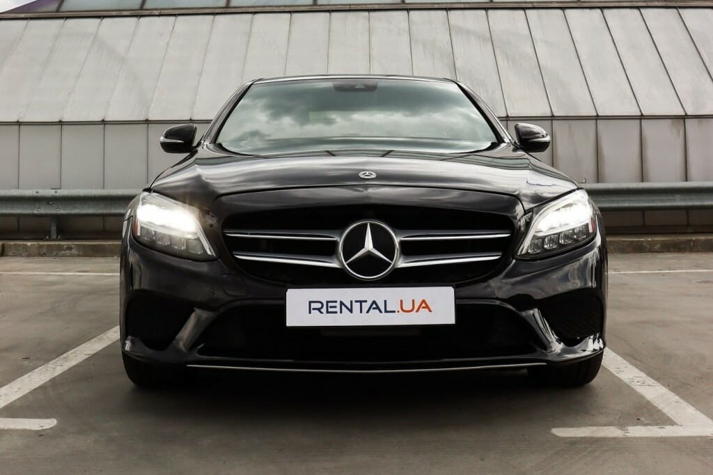 Аренда Mercedes C300