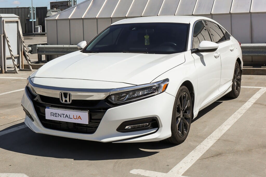 Взять в аренду Honda Accord