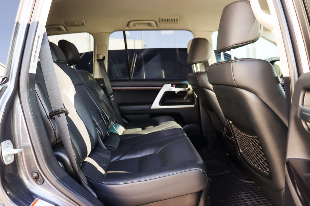 Toyota Land Cruiser 200 в прокат