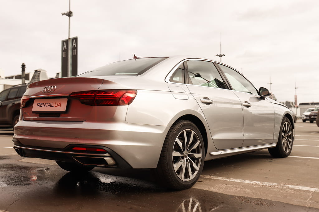 Посуточная аренда Audi A4