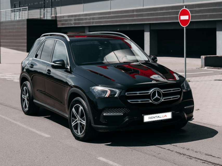 Взять в аренду Mercedes Benz GLE 300