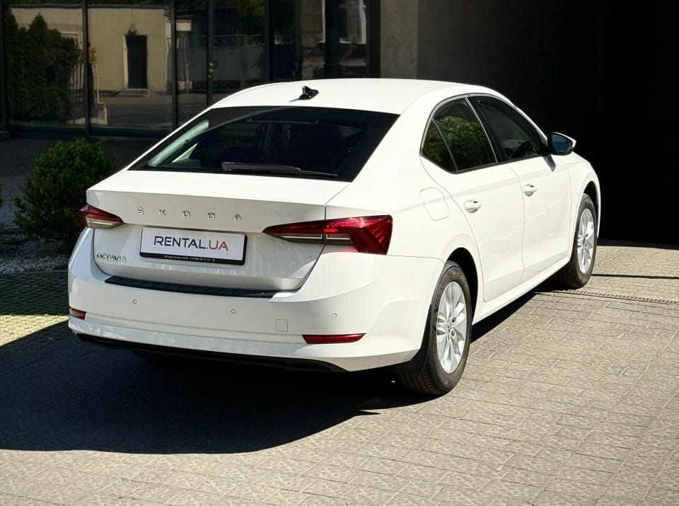 Взять а аренду Skoda Octavia