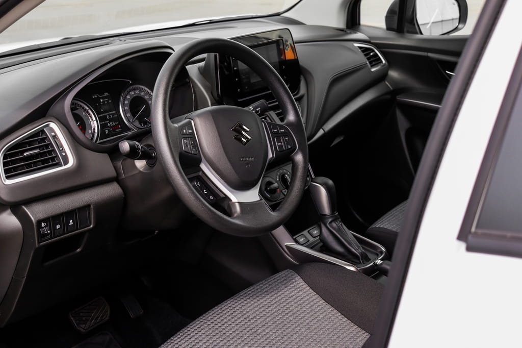 Прокат Suzuki S-CROSS