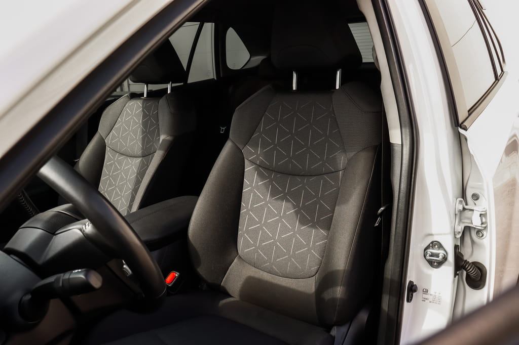 Toyota RAV4 HYBRID в прокат