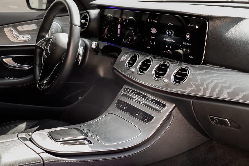 Mercedes E350 в прокат