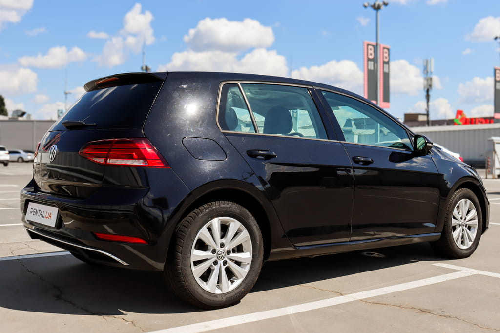 Взять в аренду Volkswagen Golf