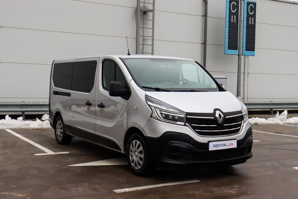 Взять в аренду Renault Trafic new