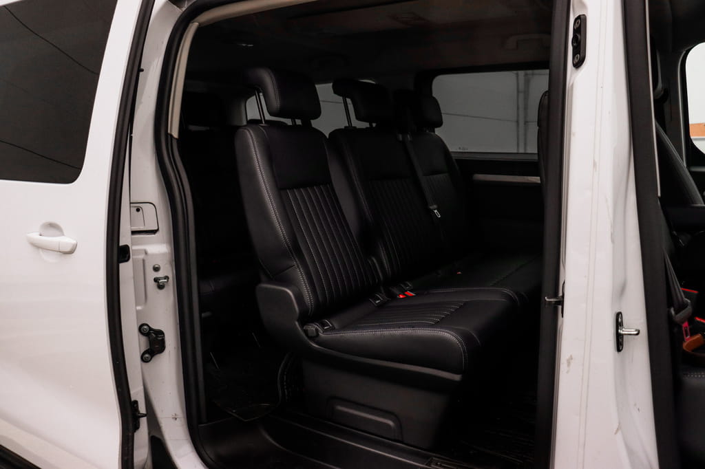 Аренда Peugeot Expert Traveller new