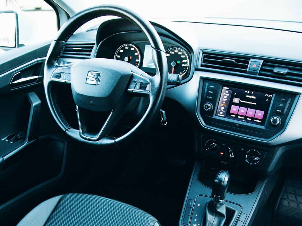 Экономичный и быстрый Seat Ibiza в аренду